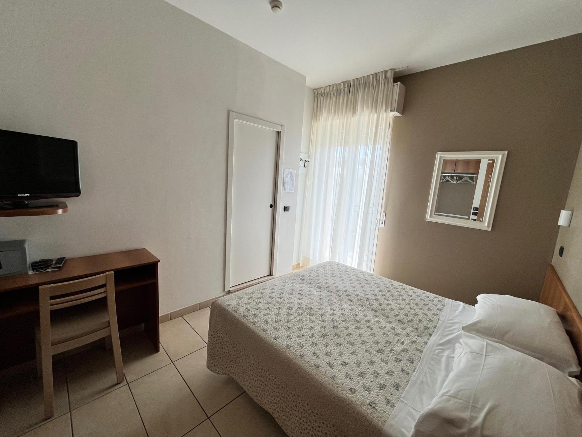 Hotel Berenice Rimini Eksteriør bilde