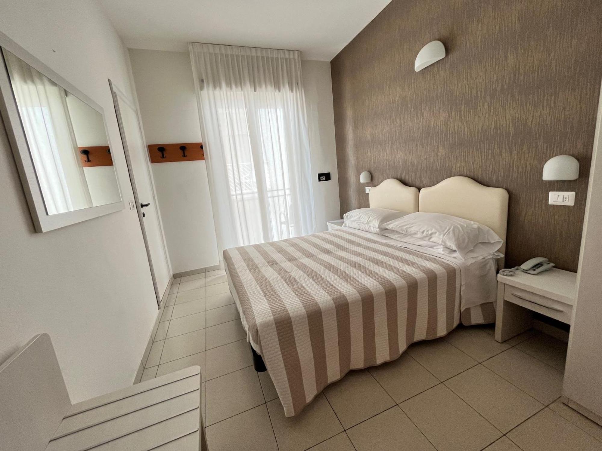 Hotel Berenice Rimini Eksteriør bilde