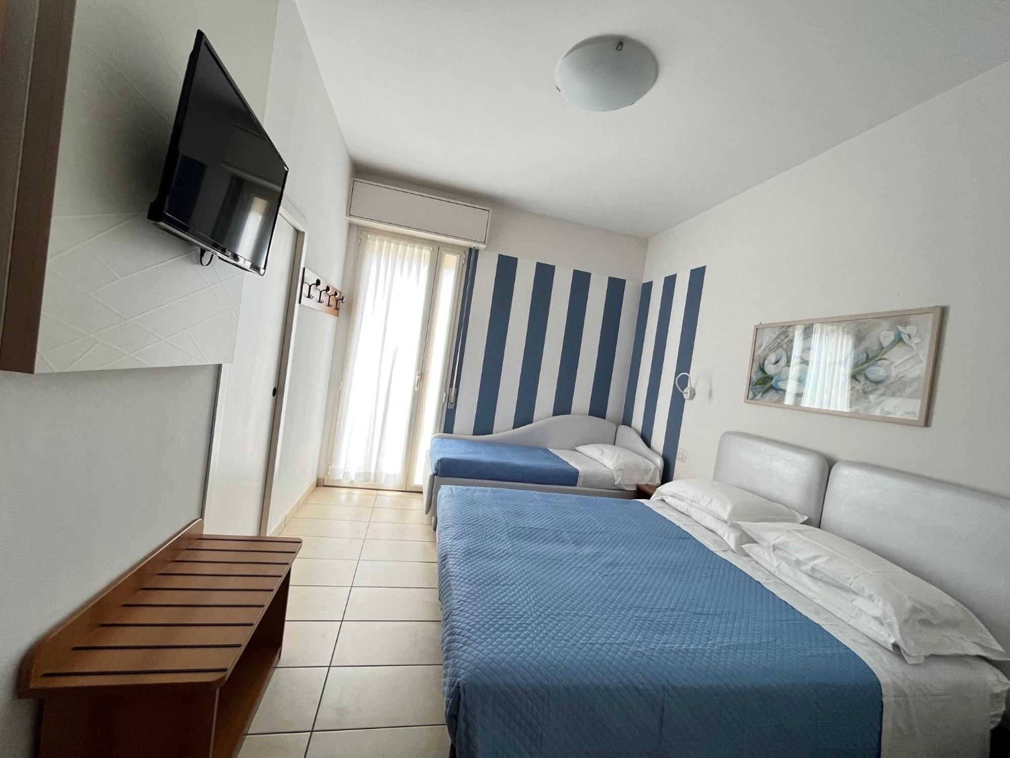 Hotel Berenice Rimini Eksteriør bilde