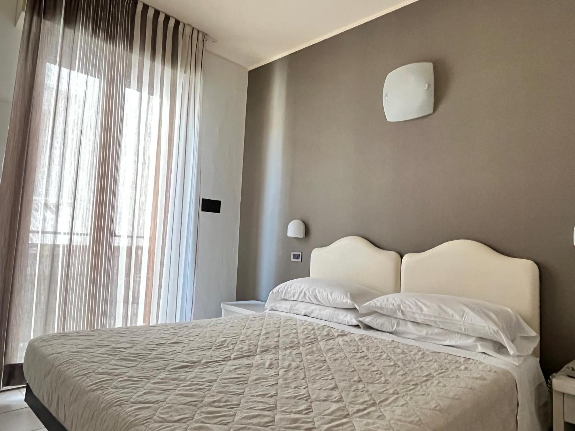 Hotel Berenice Rimini Eksteriør bilde