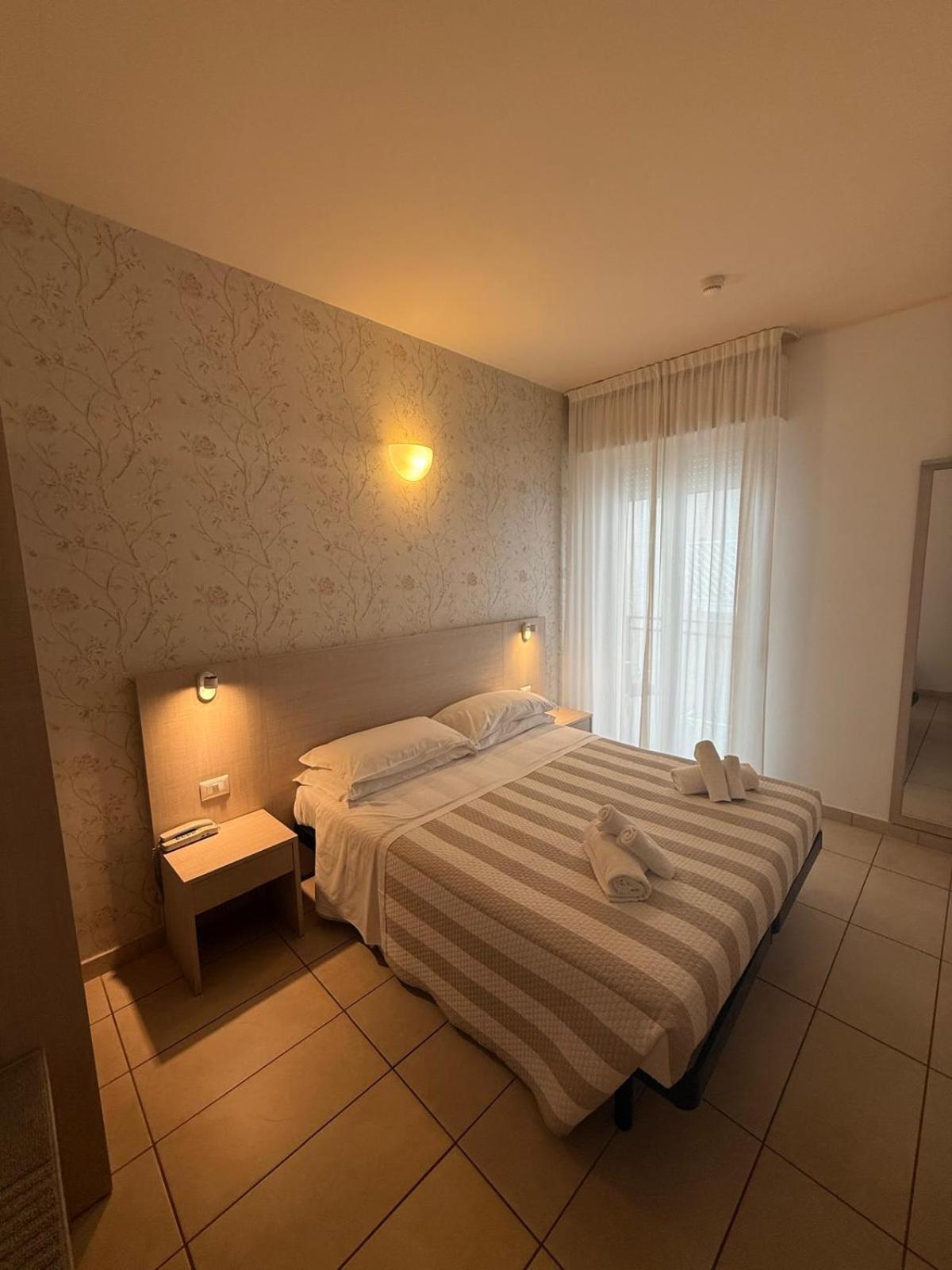 Hotel Berenice Rimini Eksteriør bilde