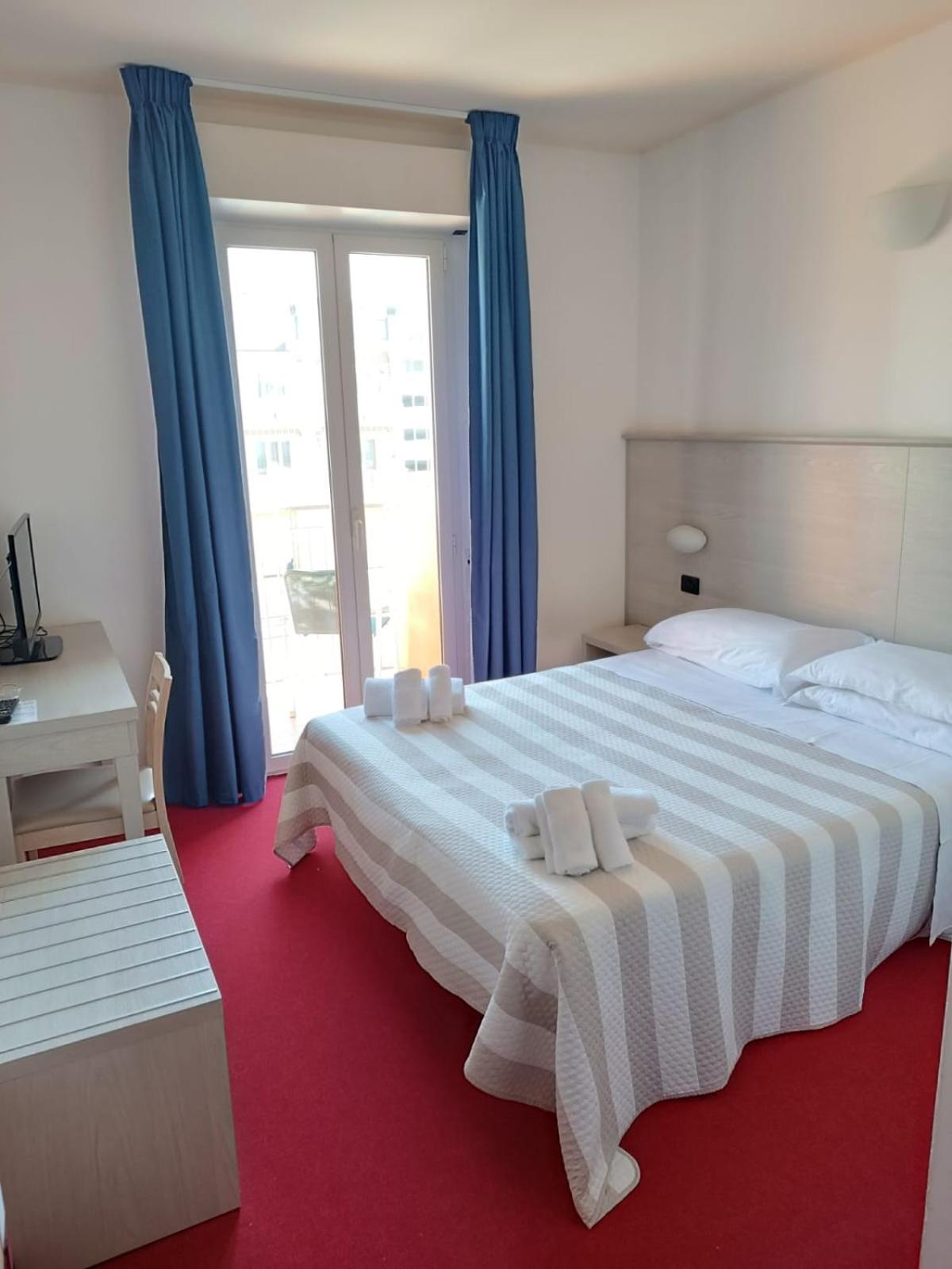 Hotel Berenice Rimini Eksteriør bilde