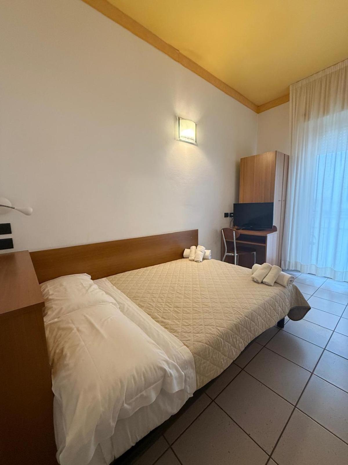 Hotel Berenice Rimini Eksteriør bilde